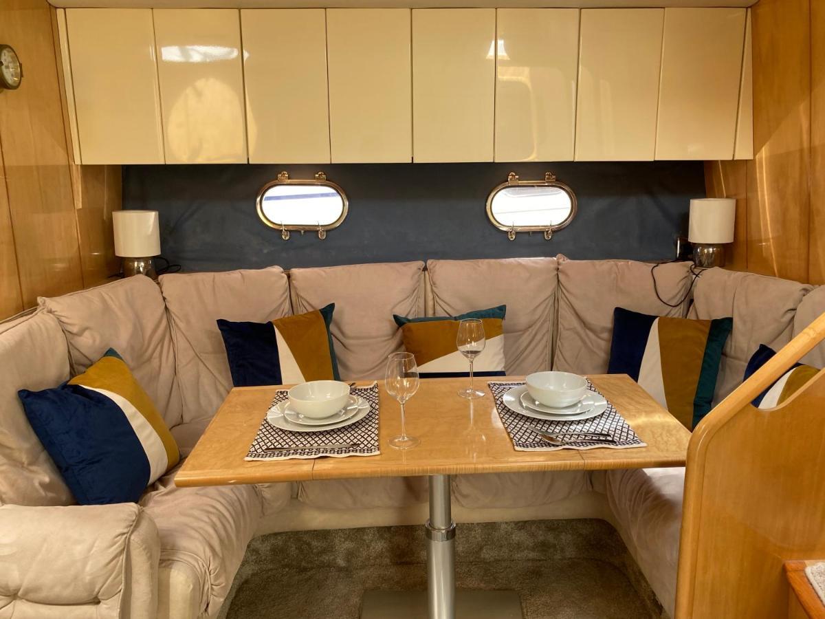 Entire Boat At St Katherine Docks 2 Available Select Using Room Options London Exterior foto