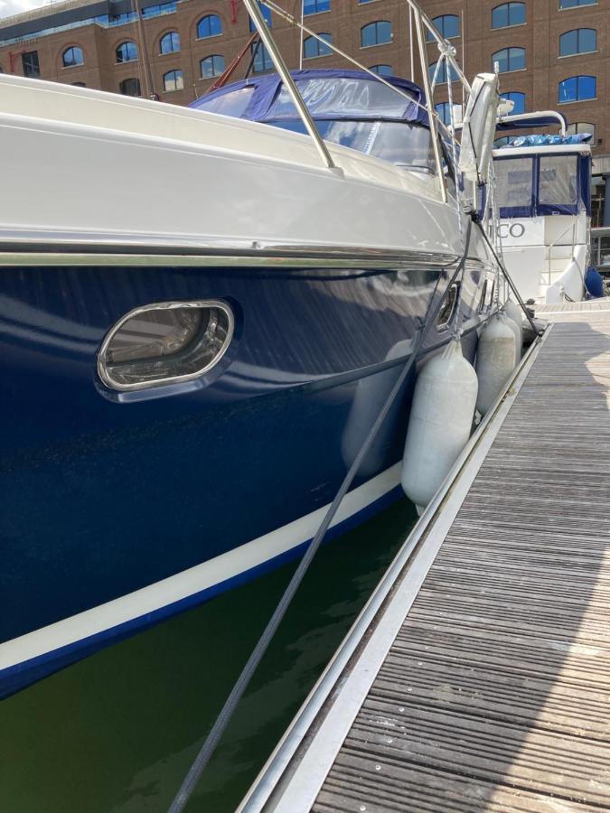 Entire Boat At St Katherine Docks 2 Available Select Using Room Options London Exterior foto