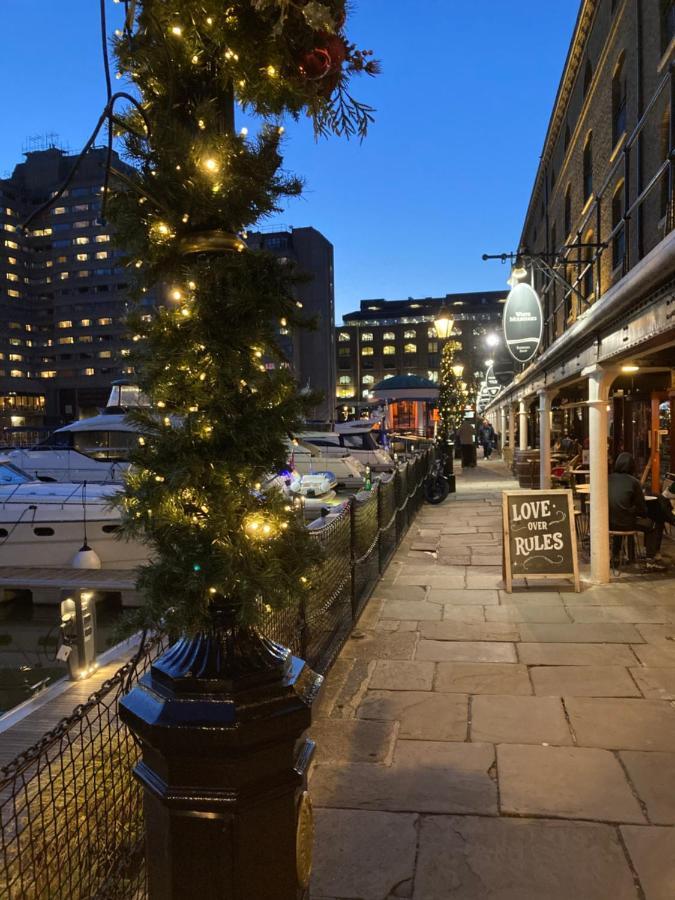 Entire Boat At St Katherine Docks 2 Available Select Using Room Options London Exterior foto