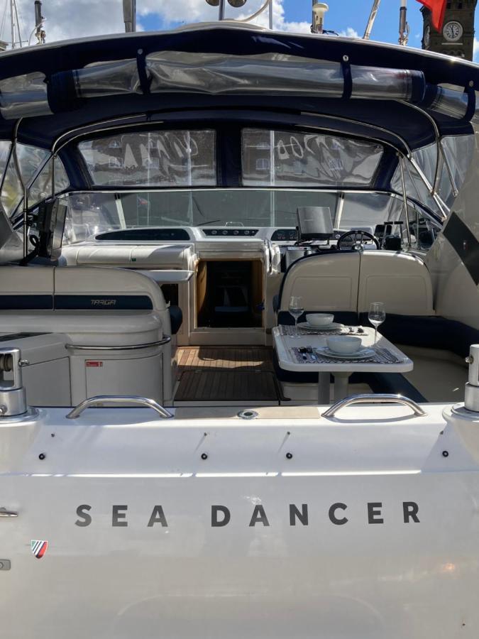 Entire Boat At St Katherine Docks 2 Available Select Using Room Options London Exterior foto