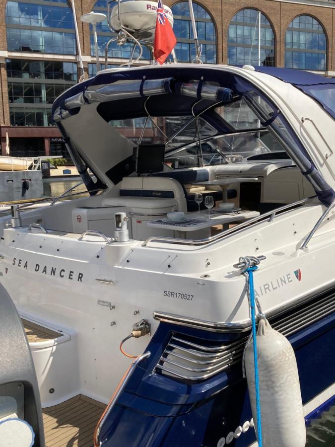 Entire Boat At St Katherine Docks 2 Available Select Using Room Options London Exterior foto