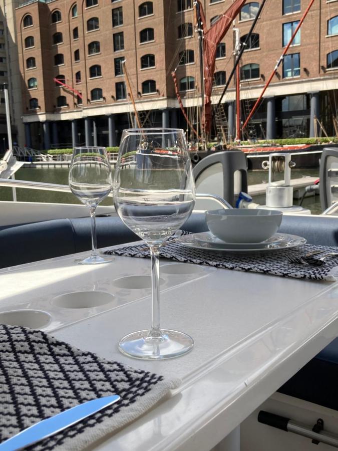 Entire Boat At St Katherine Docks 2 Available Select Using Room Options London Exterior foto