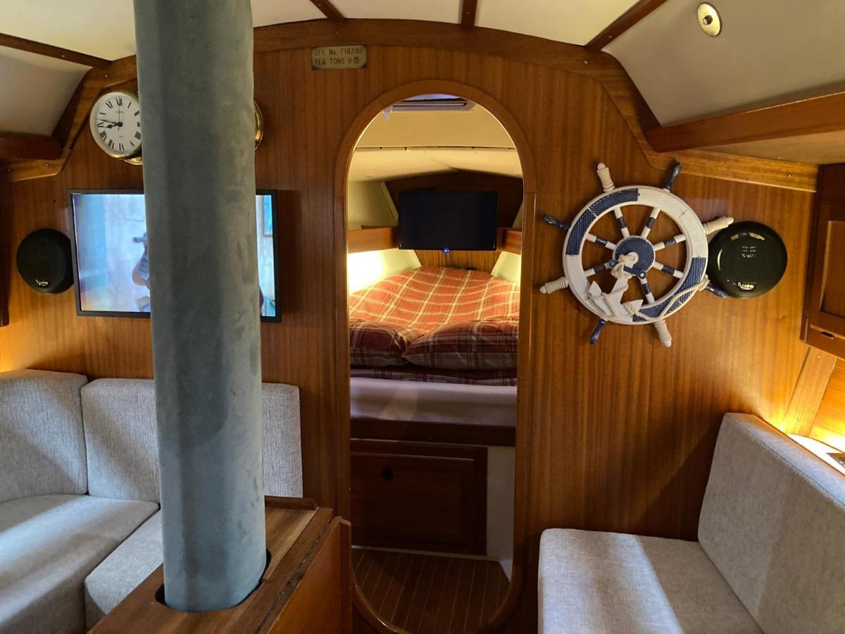 Entire Boat At St Katherine Docks 2 Available Select Using Room Options London Exterior foto