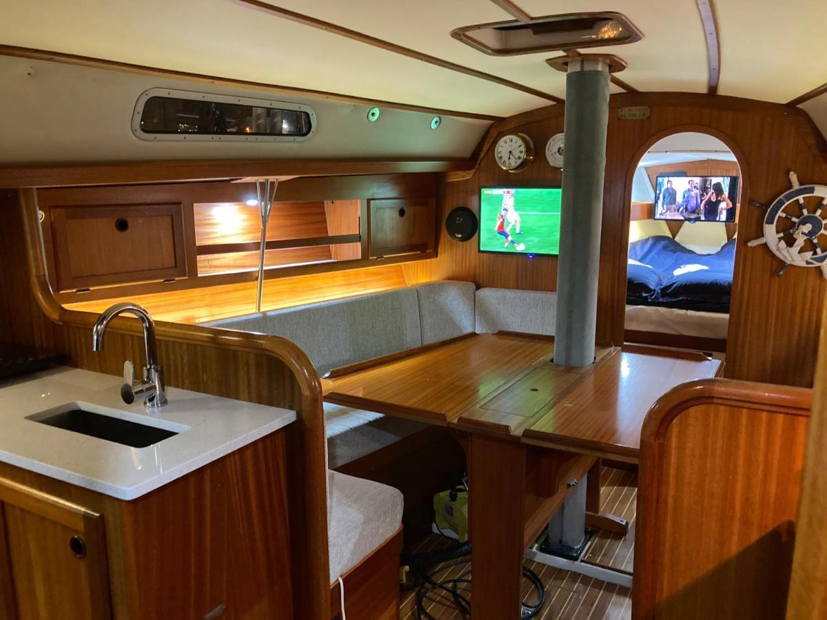 Entire Boat At St Katherine Docks 2 Available Select Using Room Options London Exterior foto