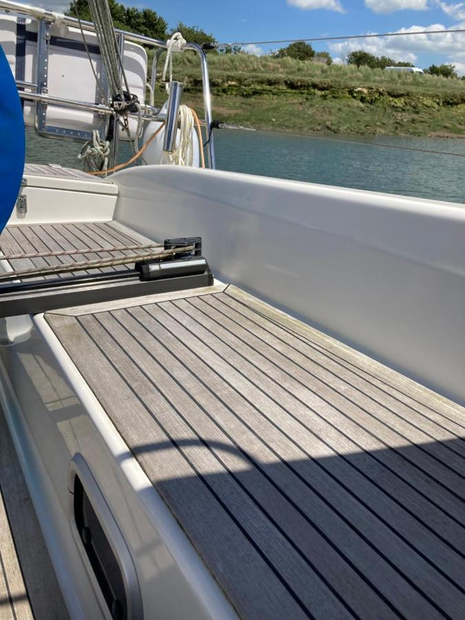 Entire Boat At St Katherine Docks 2 Available Select Using Room Options London Exterior foto