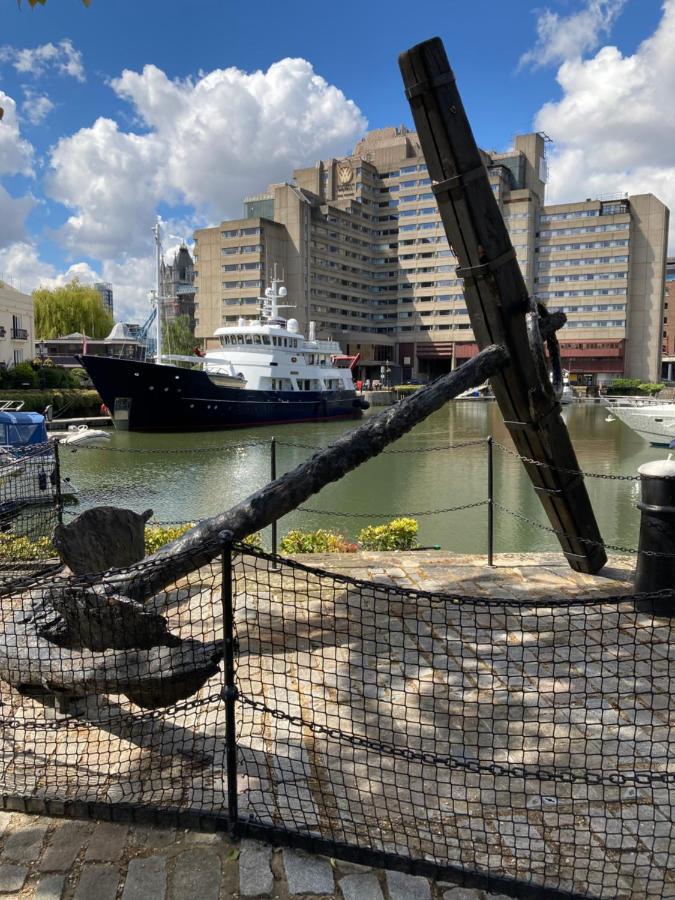 Entire Boat At St Katherine Docks 2 Available Select Using Room Options London Exterior foto
