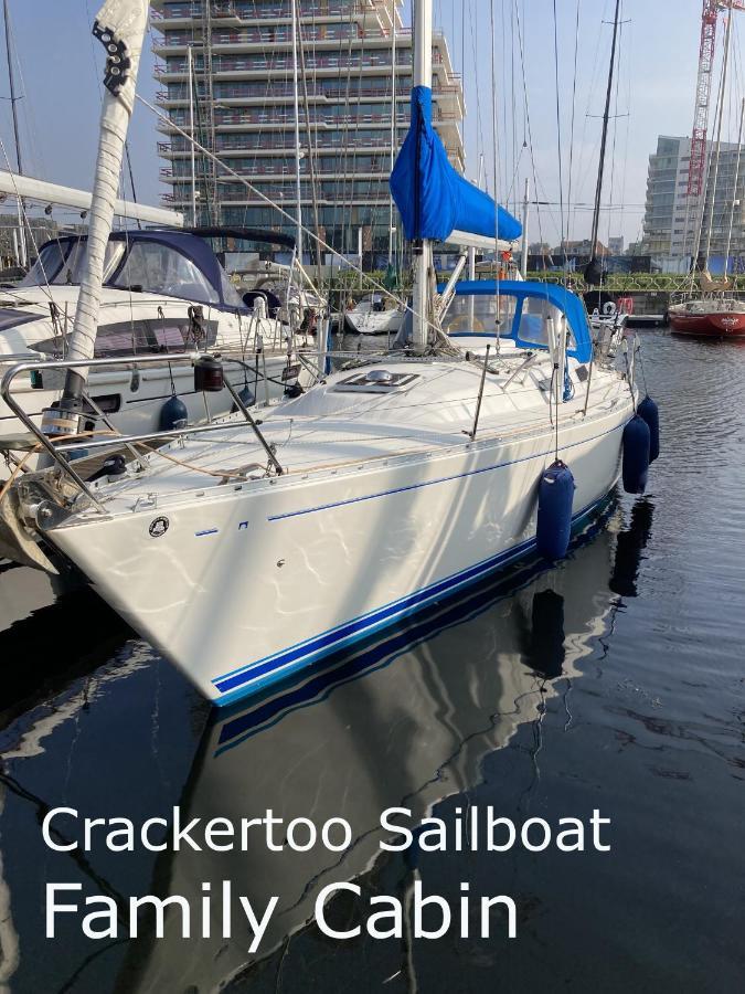 Entire Boat At St Katherine Docks 2 Available Select Using Room Options London Exterior foto