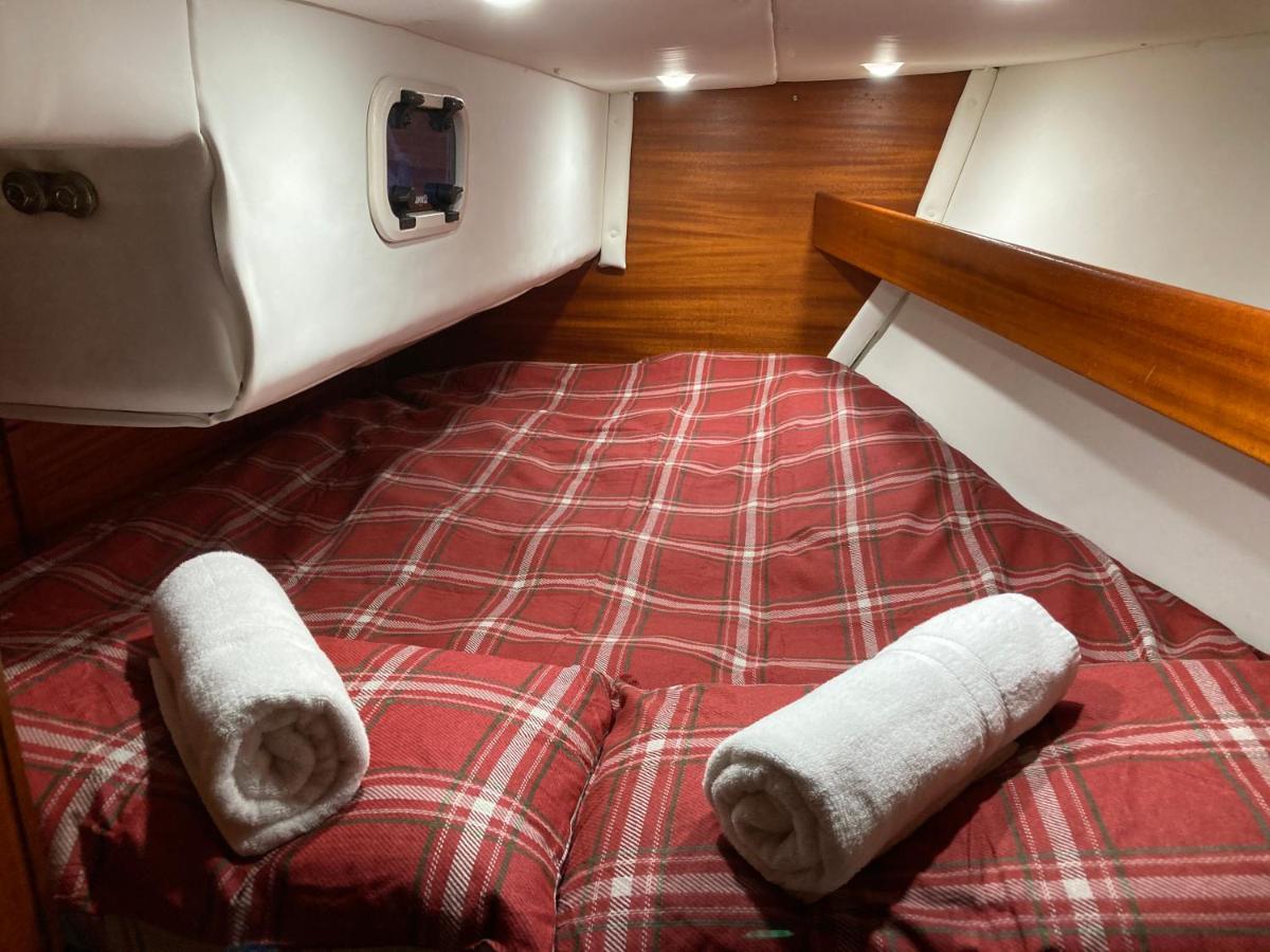 Entire Boat At St Katherine Docks 2 Available Select Using Room Options London Exterior foto
