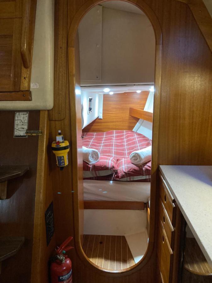 Entire Boat At St Katherine Docks 2 Available Select Using Room Options London Exterior foto