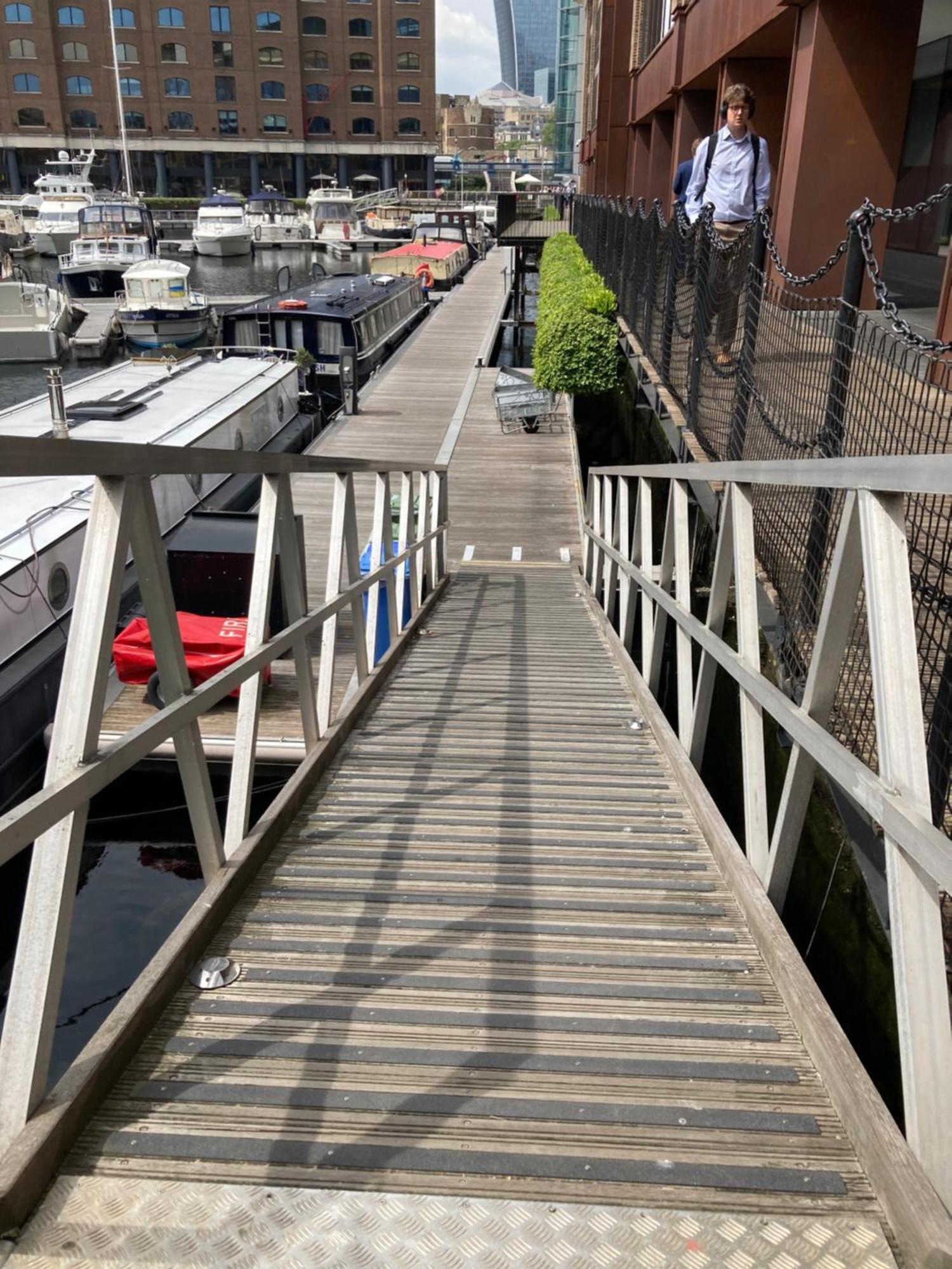 Entire Boat At St Katherine Docks 2 Available Select Using Room Options London Exterior foto